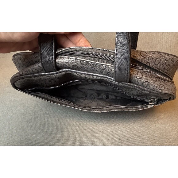 GUESS Hanging Toiletry/Cosmetic/Travel Bag Vintage Style Black Guess Logo Purse - Picture 3 of 15